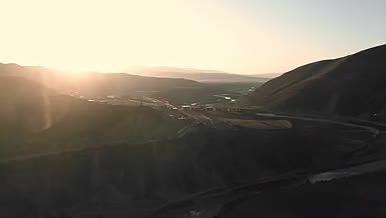 4k航拍西部高原清晨日出自然风景视频的预览图